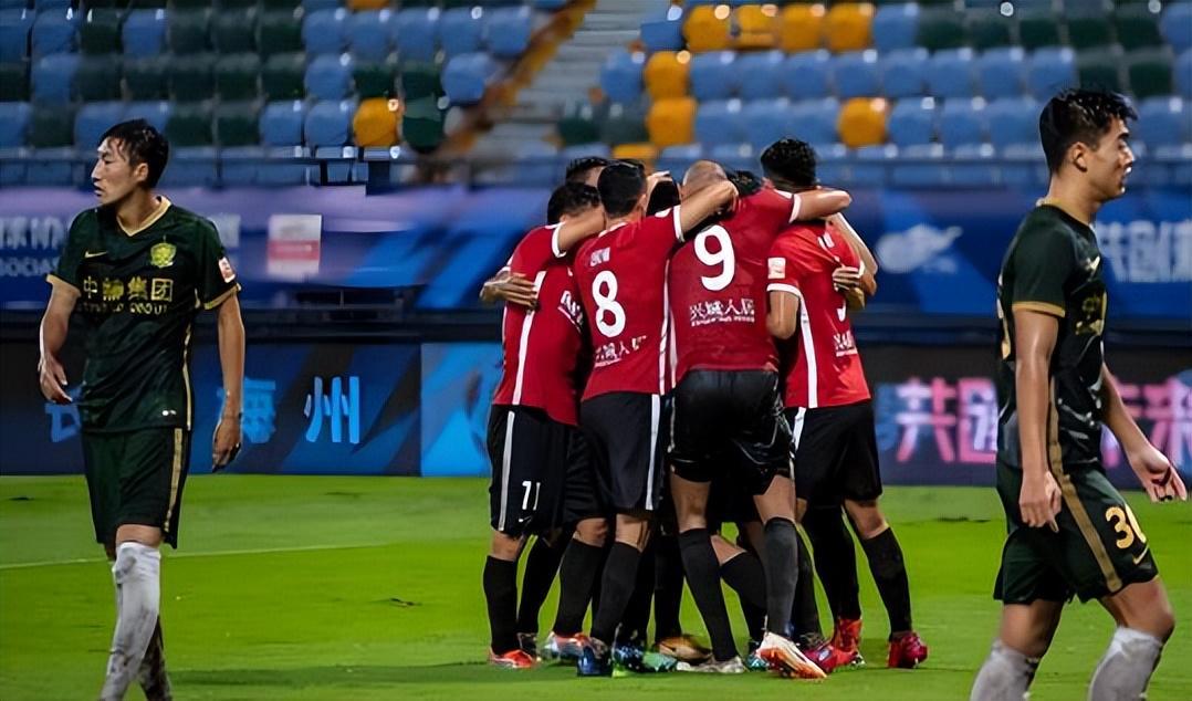 开云体育-成都蓉城后腰新外援仅用一场比赛，就直接征服球迷，值得期待